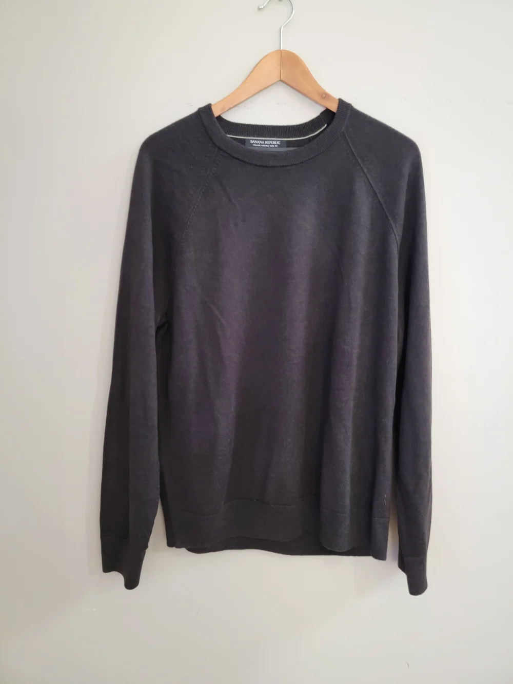 Banana Republic Men’s Charcoal Crewneck Sweater Size L Merino Wool